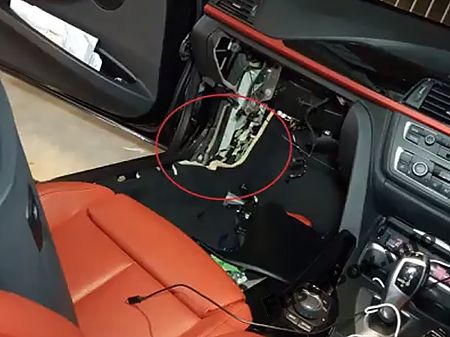The location of the fuses in the passenger compartment: BMW 3-Series (2012, 2013, 2014, 2015, 2016, 2017, 2018)