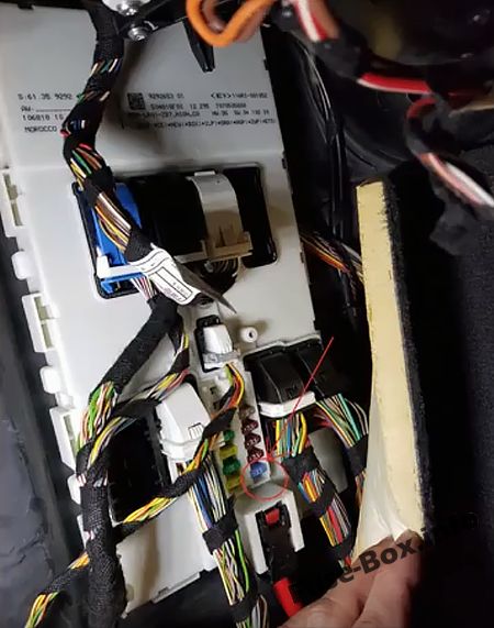 The location of the fuses in the passenger compartment: BMW 3-Series (2012, 2013, 2014, 2015, 2016, 2017, 2018)