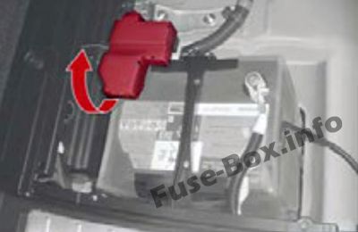 The location of the fuses in the trunk: Lexus RX 450h (2010-2015)