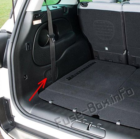 The location of the fuses in the trunk: Fiat 500L (2014, 2015, 2016, 2017, 2018, 2019)