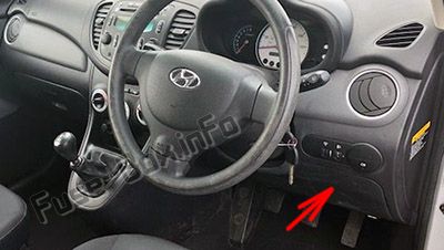 The location of the fuses in the passenger compartment: Hyundai i10 (2010, 2013)