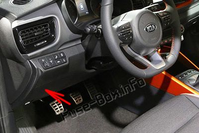The location of the fuses in the passenger compartment (LHD): KIA Stonic (2018, 2019-...)
