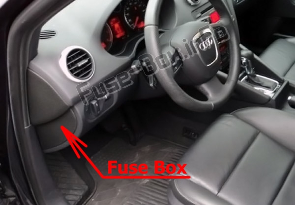The location of the fuses in the passenger compartment: Audi A3 / S3 (8P; 2008-2012)
