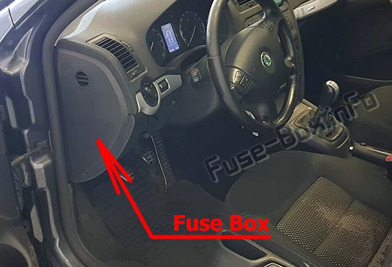The location of the fuses in the passenger compartment: Skoda Octavia (Mk2/1Z; 2005-2008)