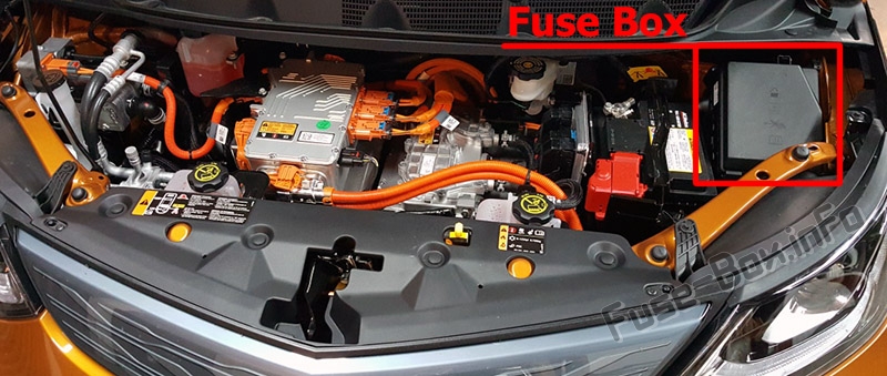 The location of the fuses in the engine compartment: Chevrolet Bolt EV (2016-2020..)